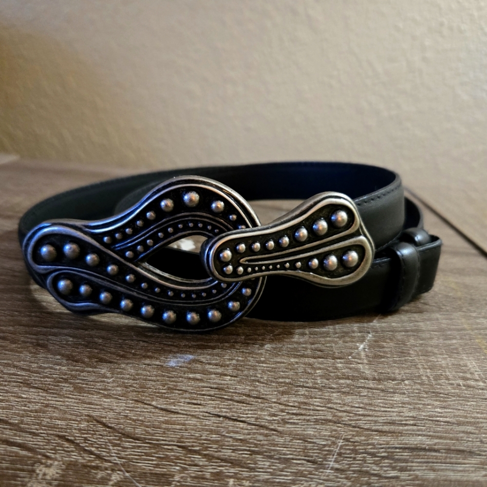 Stylish Black Leather Belt with Silver Buckle